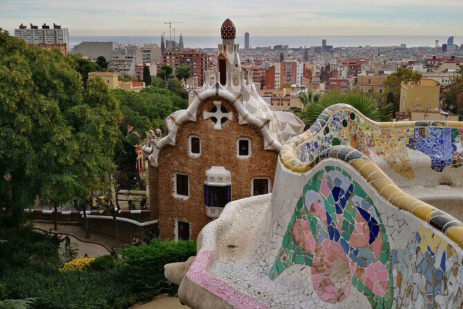 Sagrada Familia and Guell Park Small Group Tour: Drink and Tapa - An In-Depth Look at the Tour Experience