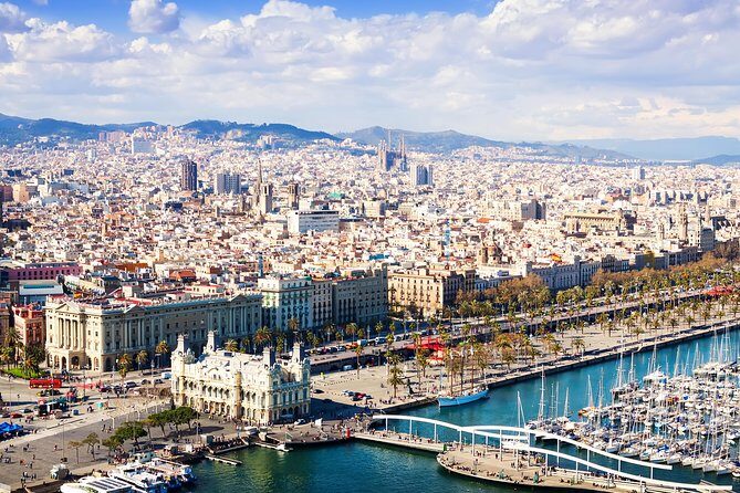 Sagrada Familia and Old Town Private Tour with Hotel Pick-up - FAQs