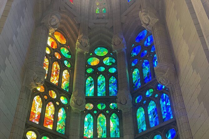 Sagrada Familia and Park Guell Guided Tour with Transport - Why This Tour Works Well