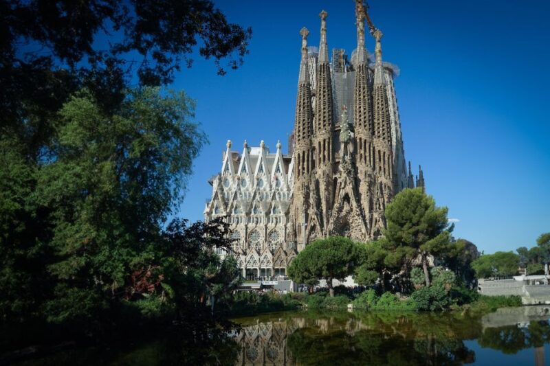 Sagrada Familia and Sailing Experience - Practical Details and Timing