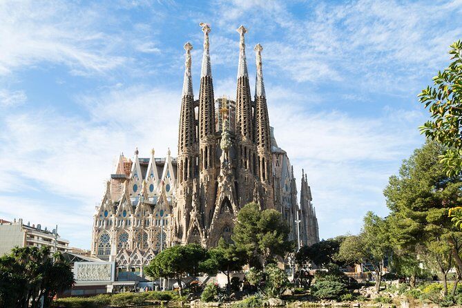 Sagrada Familia English Guided Tour & Optional Tower Access - Frequently Asked Questions