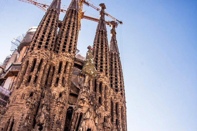 Sagrada Familia: Fast Track Guided Tour with optional Tower - The Value of the Experience