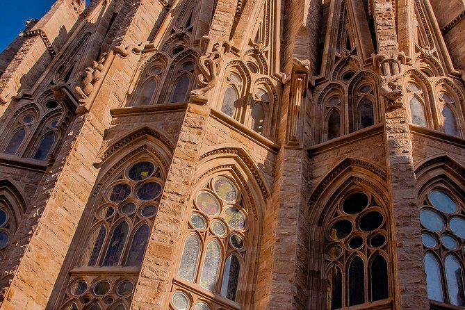 Sagrada Familia: Fast Track Guided Tour with optional Tower - Who Should Consider This Tour?