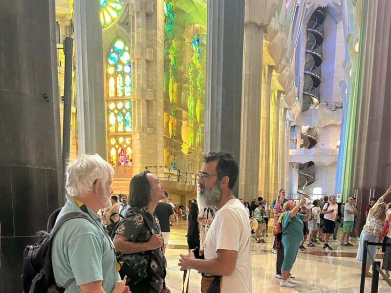 Sagrada Familia Guided Tour with Skip-the-Line Entry Ticket - Key Points