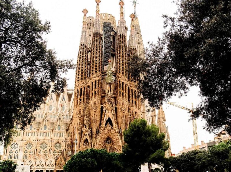 Sagrada Familia Guided Tour with Skip-the-Line Entry Ticket - FAQs