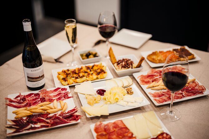 Sagrada Familia Jamón, Cheese and Wine Experience - Exploring the Details of the Jamón, Cheese, and Wine Experience