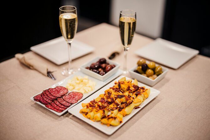 Sagrada Familia Jamón Iberico Tasting Experience with Cava - Logistics and Practical Tips