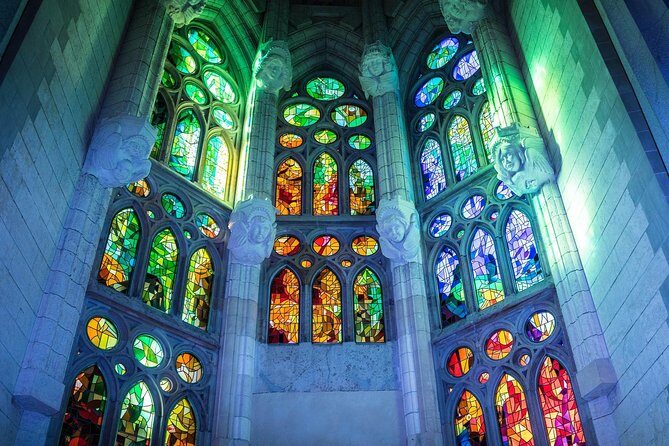 Sagrada Familia Monolingual Tour with Skip the Line Ticket - FAQs