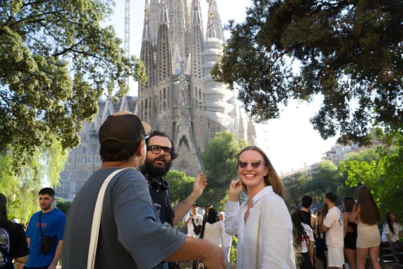 Sagrada Família & More: Barcelona Tour + Candy Tasting - Satisfying Your Sweet Tooth in Barcelona