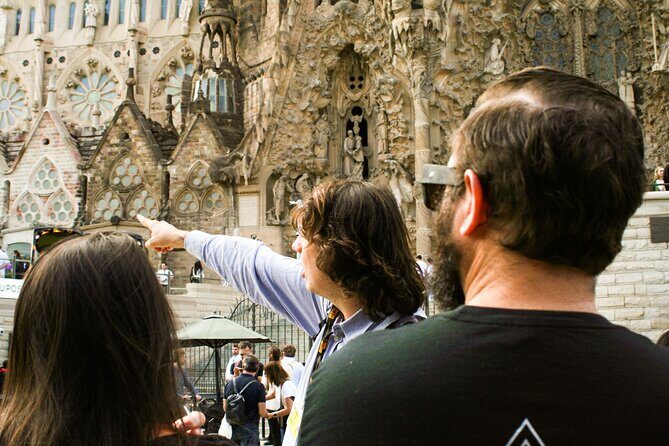 Sagrada Familia Small Group Guided Tour with Skip the Line Ticket - Practical Details That Matter