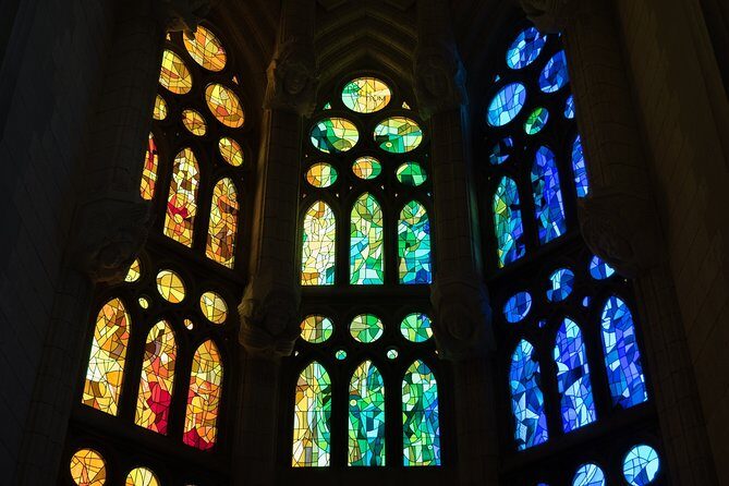 Sagrada Familia Small Group Tour with Skip the Line Ticket - Who This Tour Is Best For