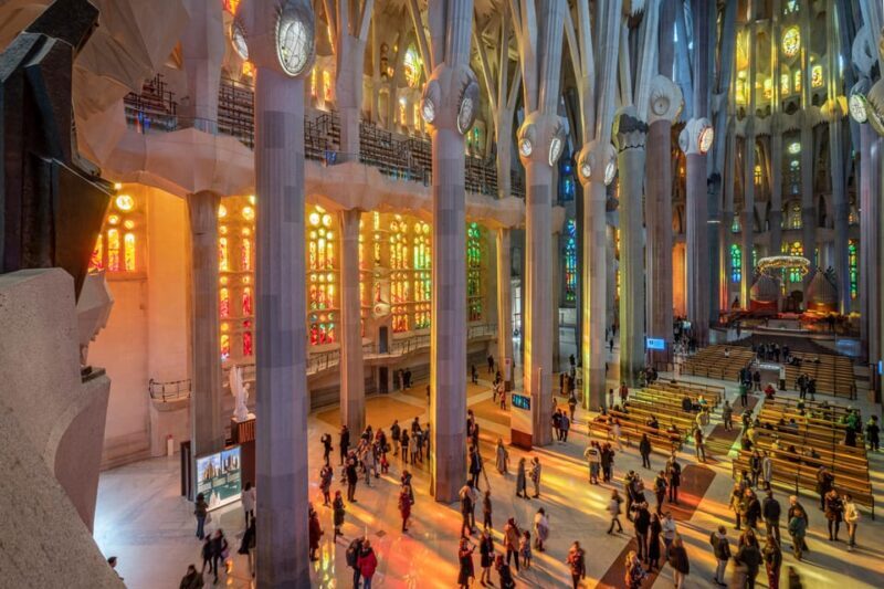 Sagrada Familia Tour with Express Entry and Local Guide - An In-Depth Look at the Tour