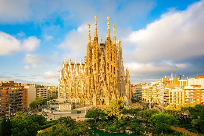 Sagrada Familia VIP Tour Skip the Line with Small Group - Where You Meet: The Practical Start (and Why It Matters)
