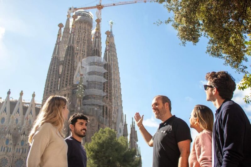 Sagrada Familia with Official Guide & Fast-Track Entry - FAQ