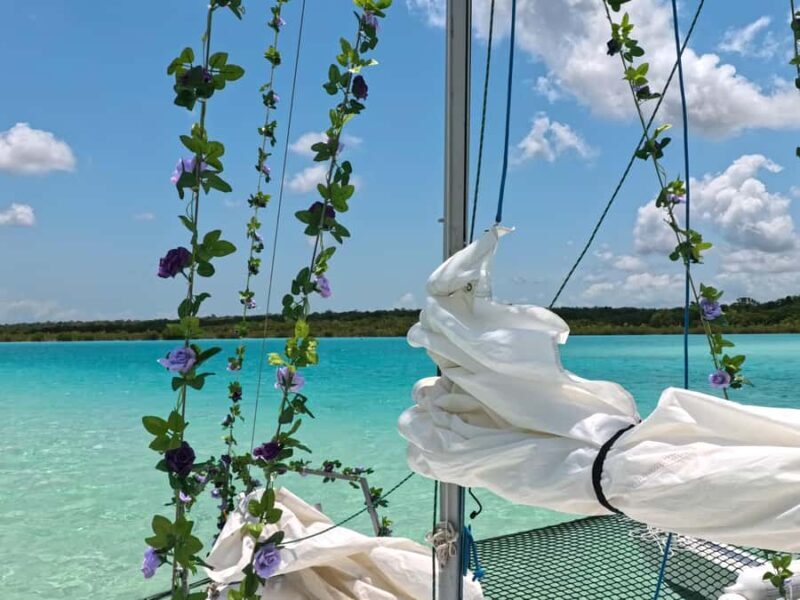 Sail for 4 hours in the most SECRET spot in Bacalar. INCLUDES Beach Club. - Key Points