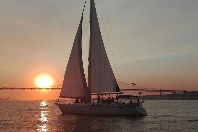 Sailboat Sunset Group Tour in Lisbon with welcome drink - What You Can Expect from the Lisbon Sunset Cruise