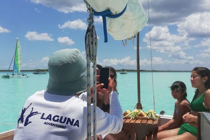 Sailboat tour across the seven colors lagoon in Bacalar - Key Points