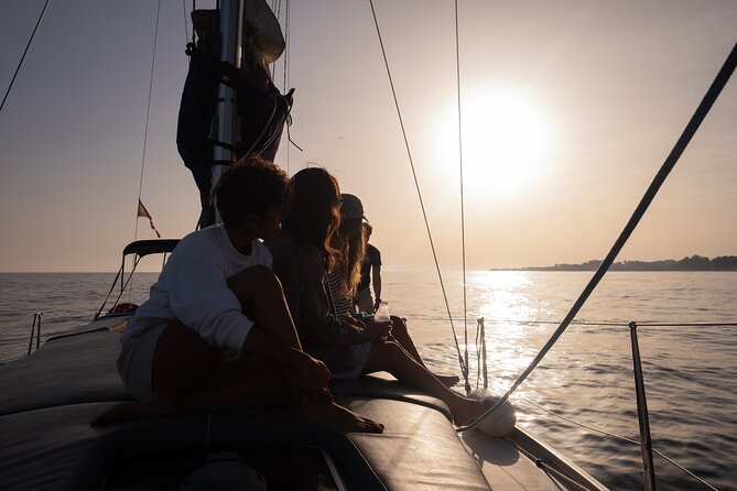 Sailing Adventure: Sailing, Dolphins and Relaxation with Drinks - Dolphin Spotting: What You Should Expect to See