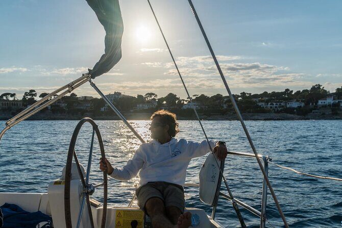 Sailing experience on a 4-hour sailboat in Girona - Key Points