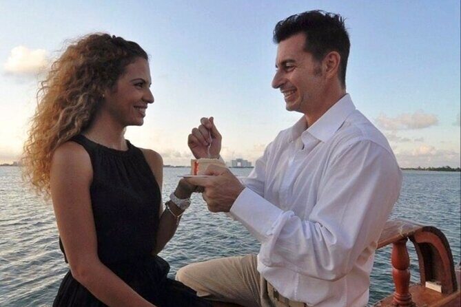 Sailing & Romantic Dinner: Cancún Lagoon Wonderful Date" - FAQs