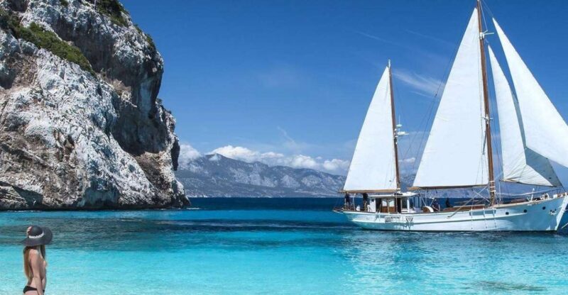 Sailing ship in exclusive, tour around the Gulf of Orosei - Key Points