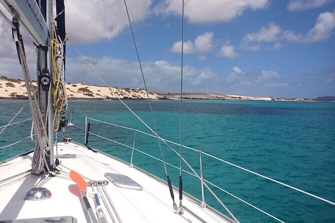Sailing tour around the Lobos Island Natural Park / 4h - Who Should Consider This Tour?