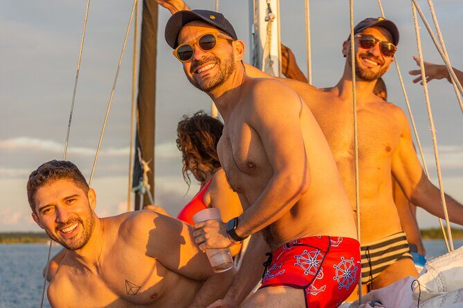 Sailing Tour through the Lagoon of the 7 Colors - FAQs