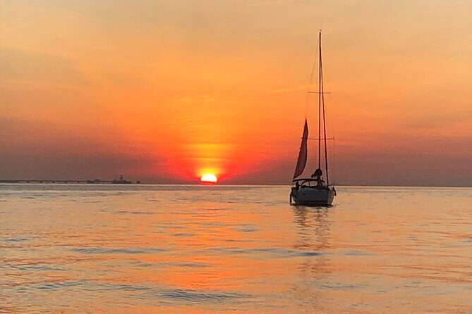 Sailing tour to the sunset in Lisbon - The Sum Up