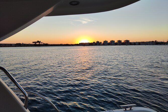 Sailing with sunset and swimming in the sea - Timing and Group Dynamics