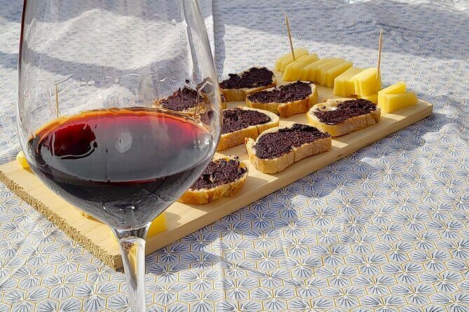 Saint-Emilion Afternoon Tour - 2 Wineries, tastings & delicacies - Practical Tips