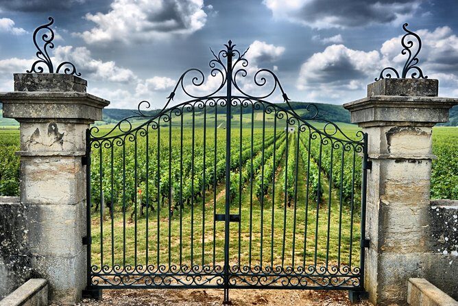 Saint Emilion Day Trip with Sightseeing Tour & Wine Tastings from Bordeaux - Second Château: The Pomerol Experience