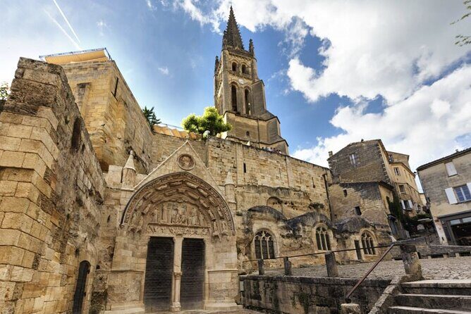 Saint-Émilion : Private Walking Tour & Magnificent Views - Discover Saint-Émilion: A Private Walking Tour with Magnificent Views