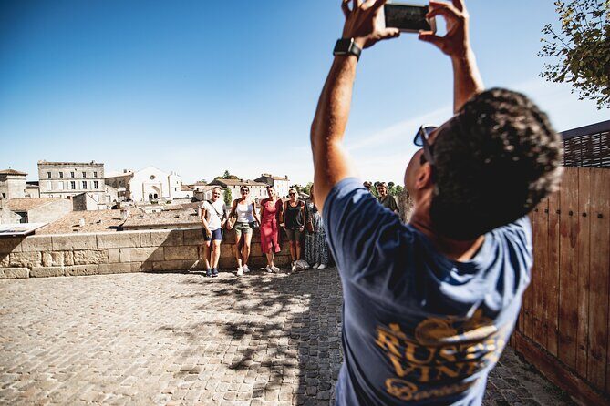 Saint-Emilion Small Group Day Tour with Wine Tastings & Lunch - Lunch and Picnic