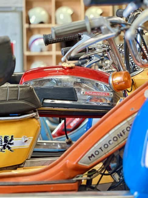 Saint-Emilion: Vintage moped rides and tours - The Itinerary in Detail