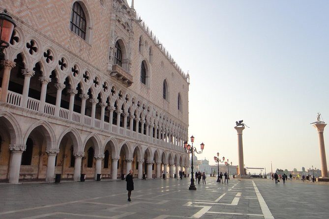 Saint Marks Basilica, Doge's Palace and Gondola tour in Venice - The Itinerary Breakdown: What Youll See and Do