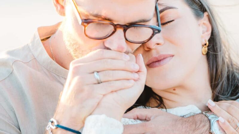 Saint-Michel-Chef-Chef: Romantic photo shoot at sunset - Introducing the Romantic Sunset Photo Shoot in Saint-Michel-Chef-Chef