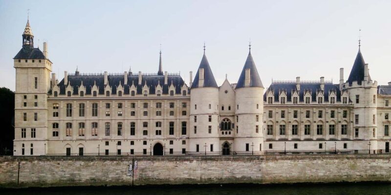 Sainte Chapelle & Conciergerie Private Guided Tour - Practical Details and Value