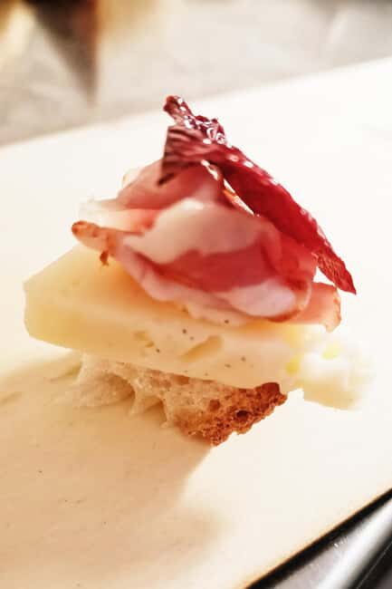 Sala Consilina: a journey of taste with aged cheeses and traditional cuisine - Key Points