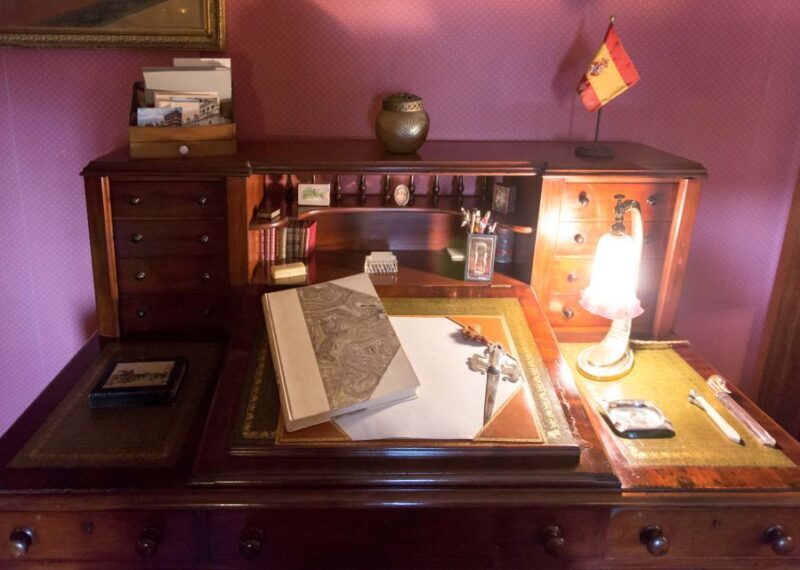 Salamanca: Monterrey Palace Audio-Guided Tour - Is This Tour Right for You?