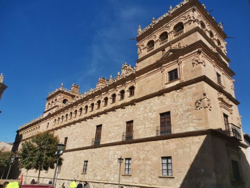 Salamanca: Monuments and Landmarks Guided Walking Tour - The Extended Options: More Monuments for the Curious