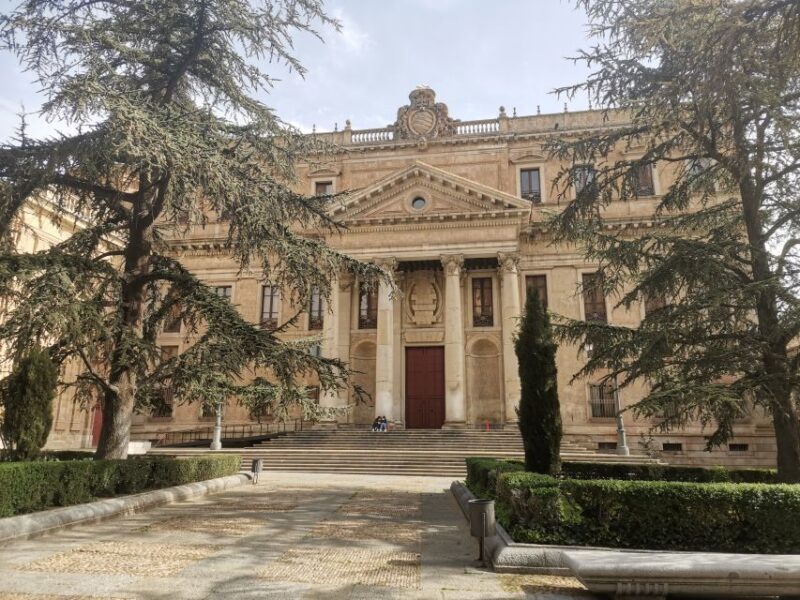 Salamanca: Monuments and Landmarks Guided Walking Tour - Practical Details