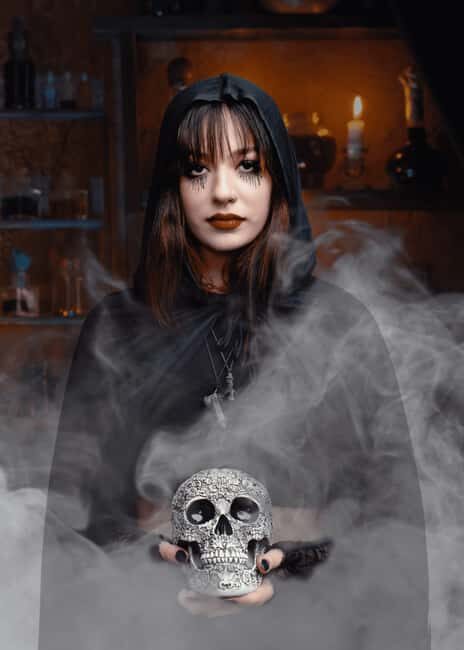 Salem Ghost Tours: Witches & Wicked Whispers - The Guide Experience