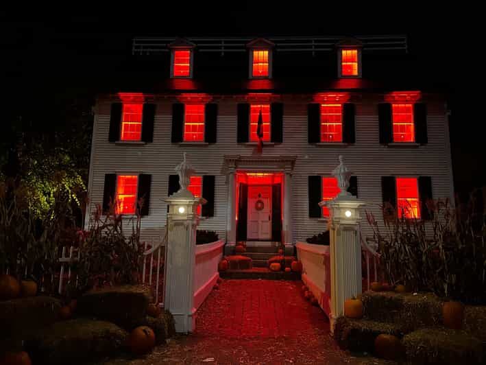 Salem, MA: Hocus Pocus Movie Guided Walking Tour - Key Points