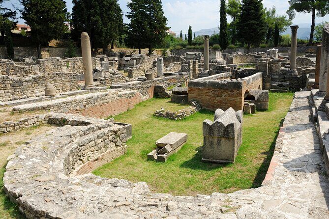 Salona & Amphitheater - Private guided tour - Admission incl. - Roman Baths and Industrial Heritage