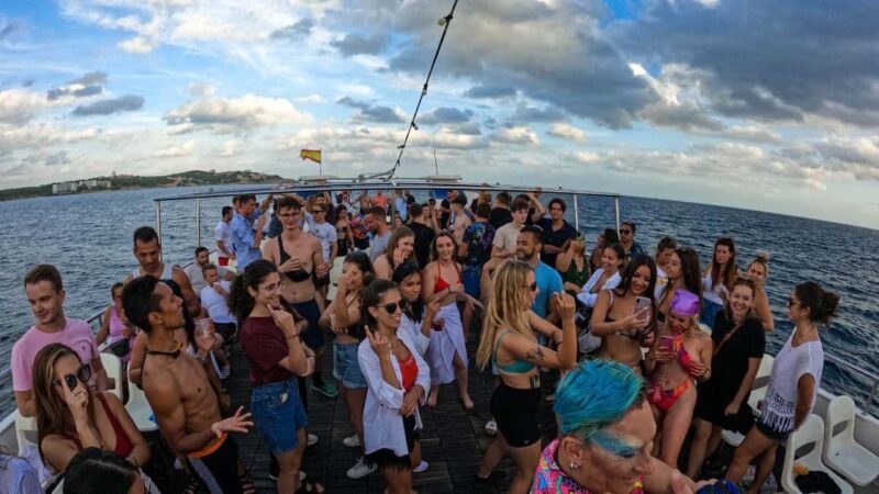 Salou: Boat Party Ticket - Atmosphere and Entertainment