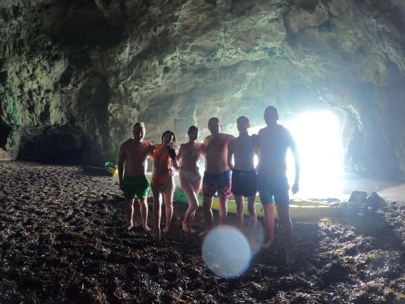Salou: Boat ride and visit to the sea wolf cave. - What does the itinerary look like?
