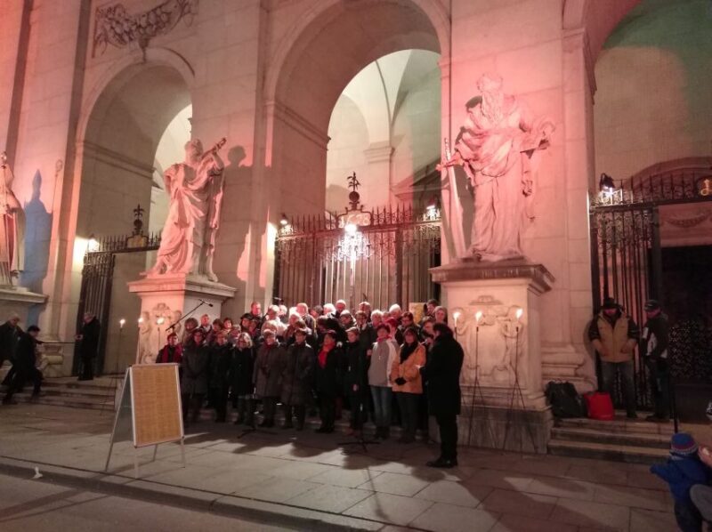 Salzburg City & Singing Christmas Tour in English - What the Reviews Say
