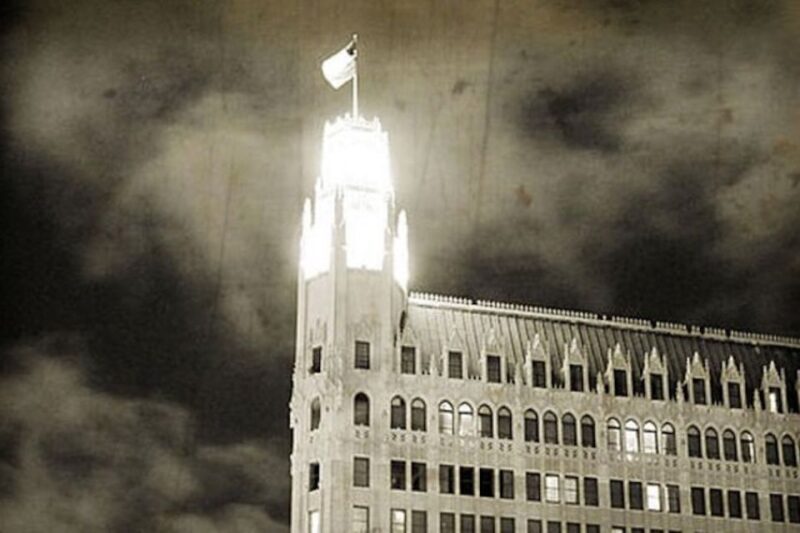 San Antonio: Ghosts and True Crime Guided Walking Tour - What to Expect During the Tour