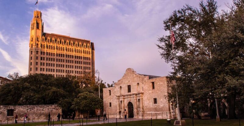San Antonio: Guided Haunted Pub Crawl - The Experience: Pros and Cons