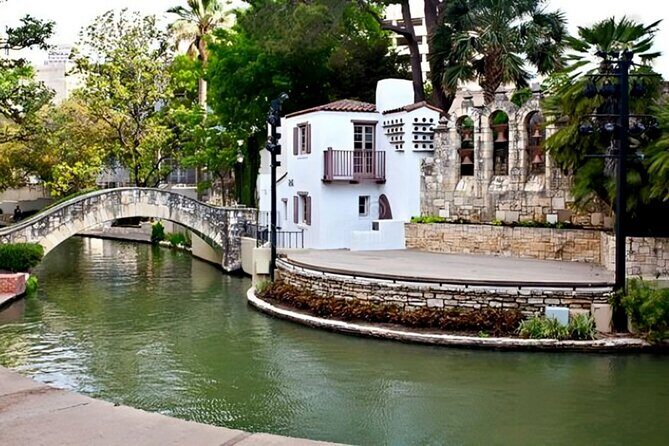 San Antonio Highlights Private Walking Tour with a Guide - Key Points